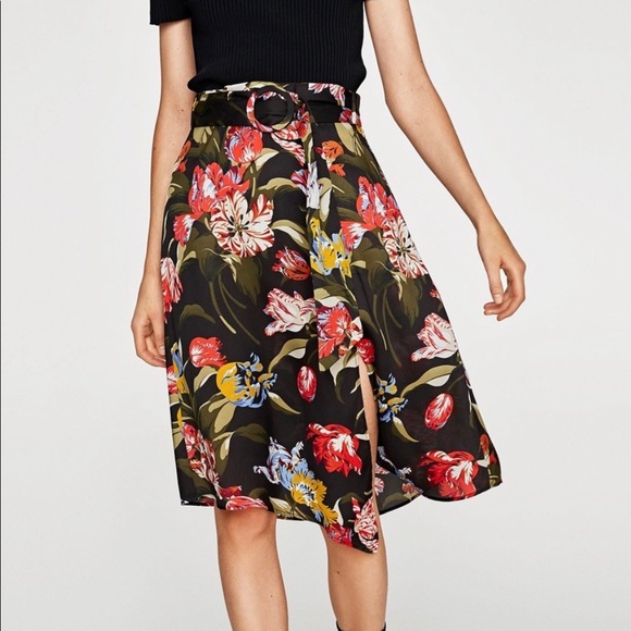 ZARA Floral Offset Slit Skirt. - Picture 2 of 12